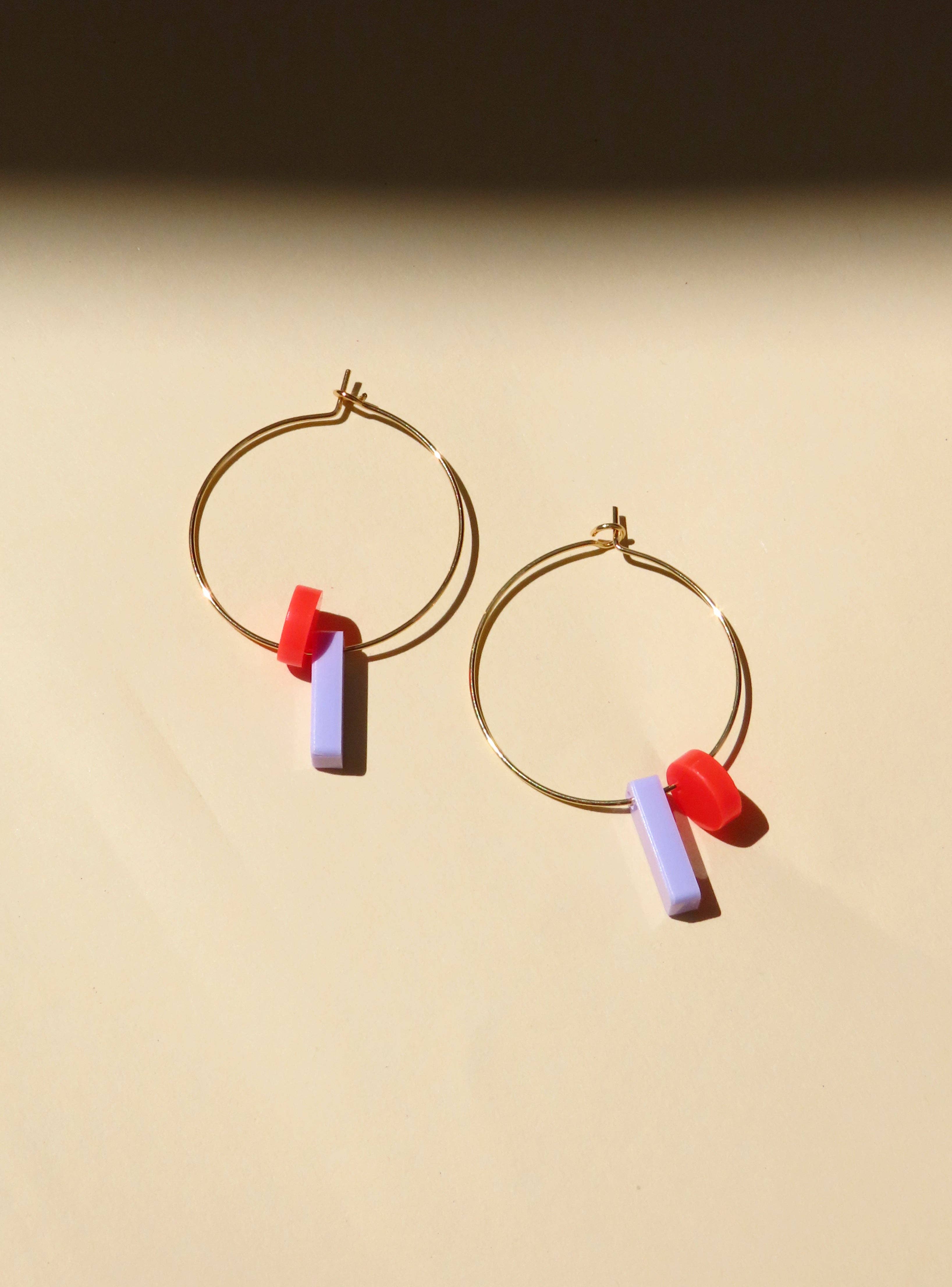 Dots mit Stick Hoops aus Edelstahl - Flieder / Feuerrot
