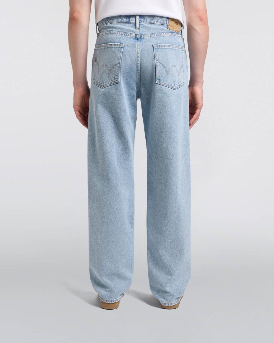 Loose Jeans - Blue Light Used