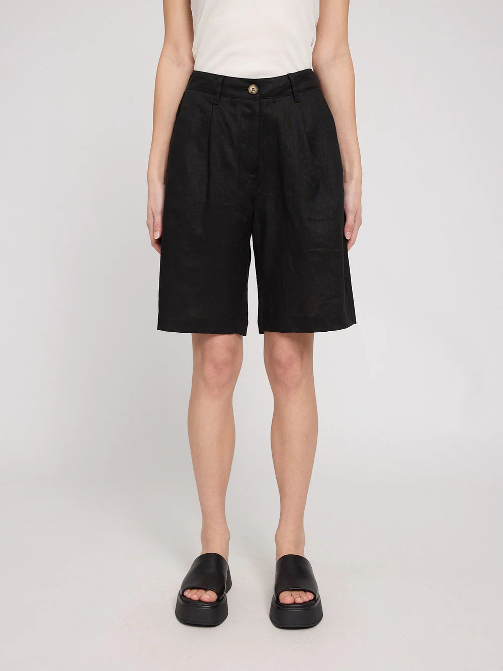 Linen Bermuda Shorts - Black