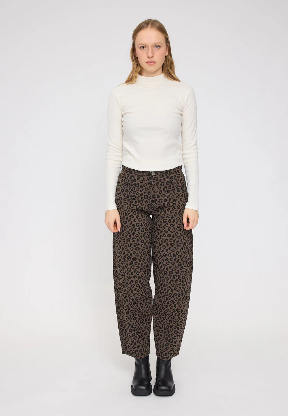 Barrel Leg Denim Pants - Leo