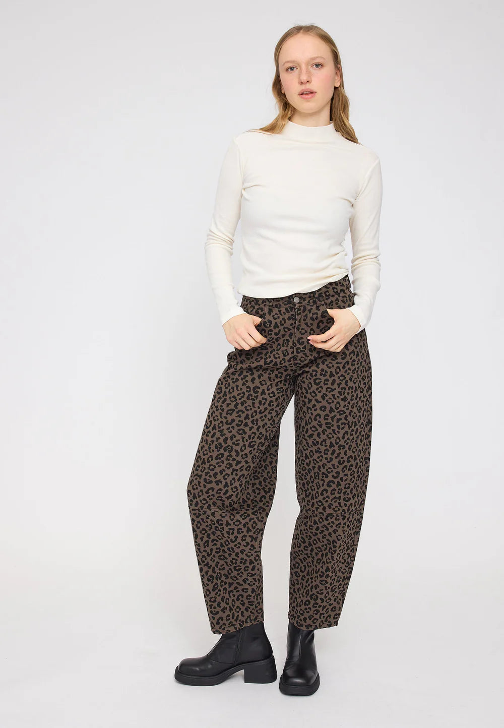 Barrel Leg Denim Pants - Leo