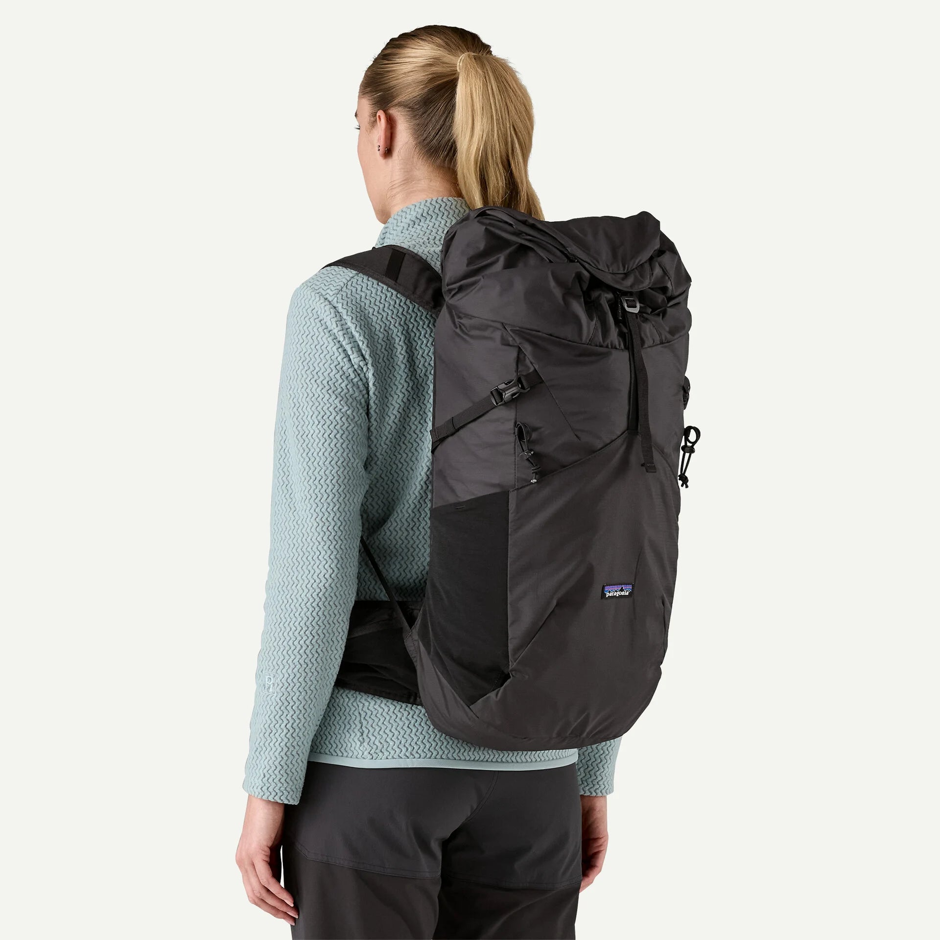 Terravia Pack 28L - Black