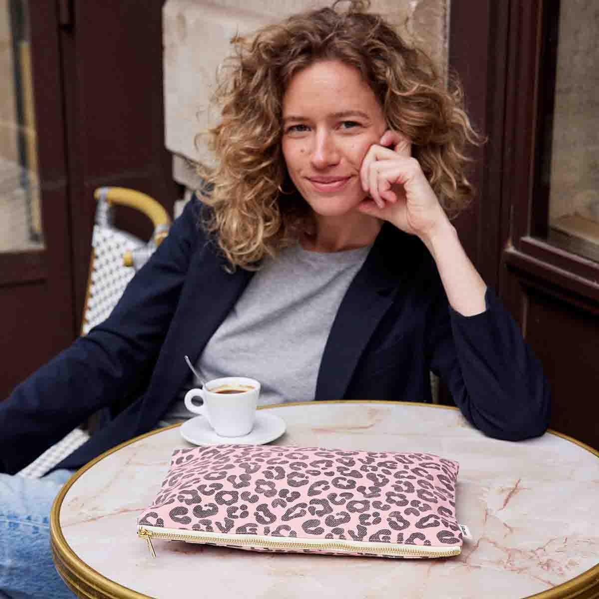 Lili Pouch Leopard - Strawberry