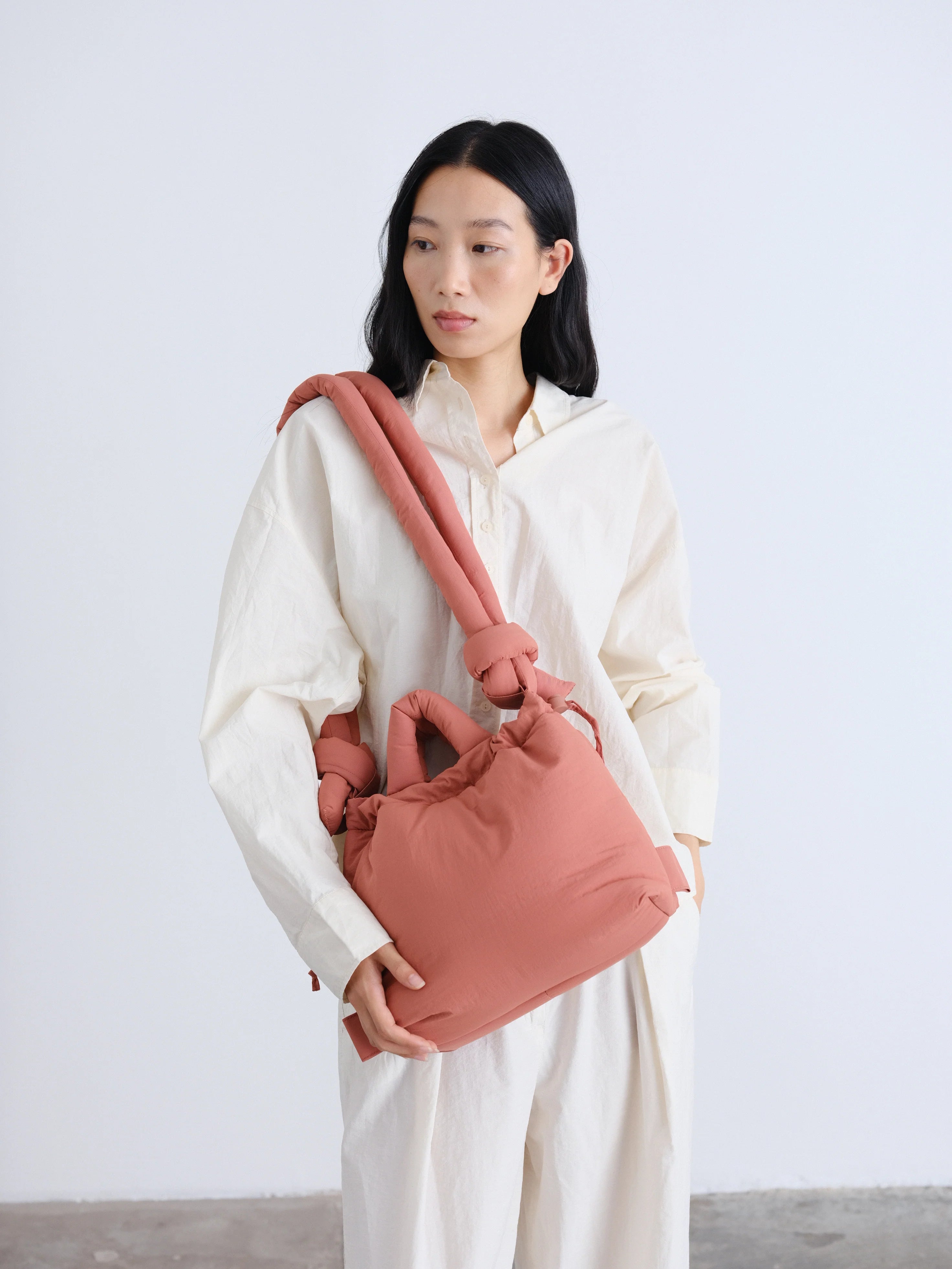 Compact Ona Soft Bag - Soft Peach