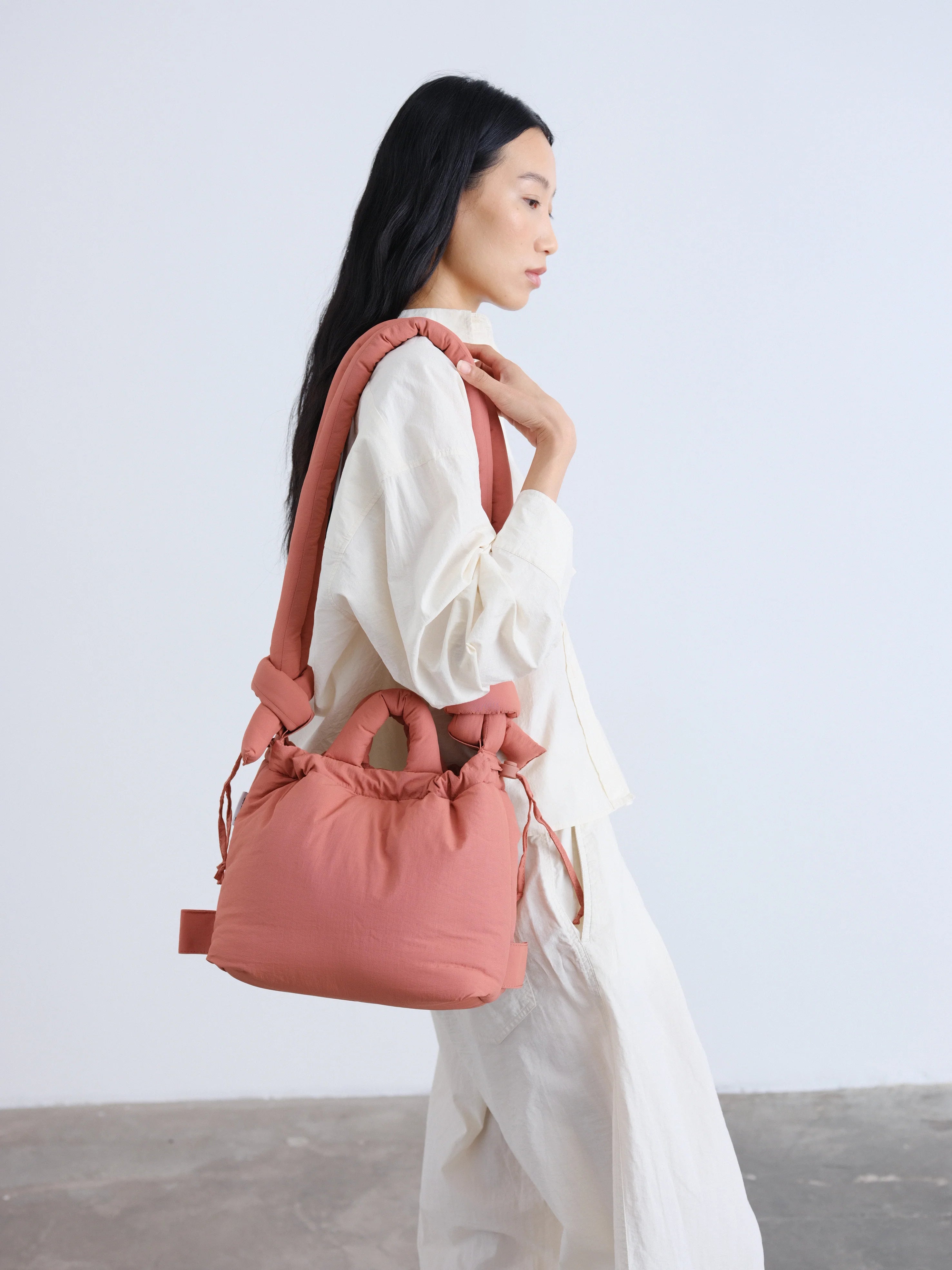 Compact Ona Soft Bag - Soft Peach