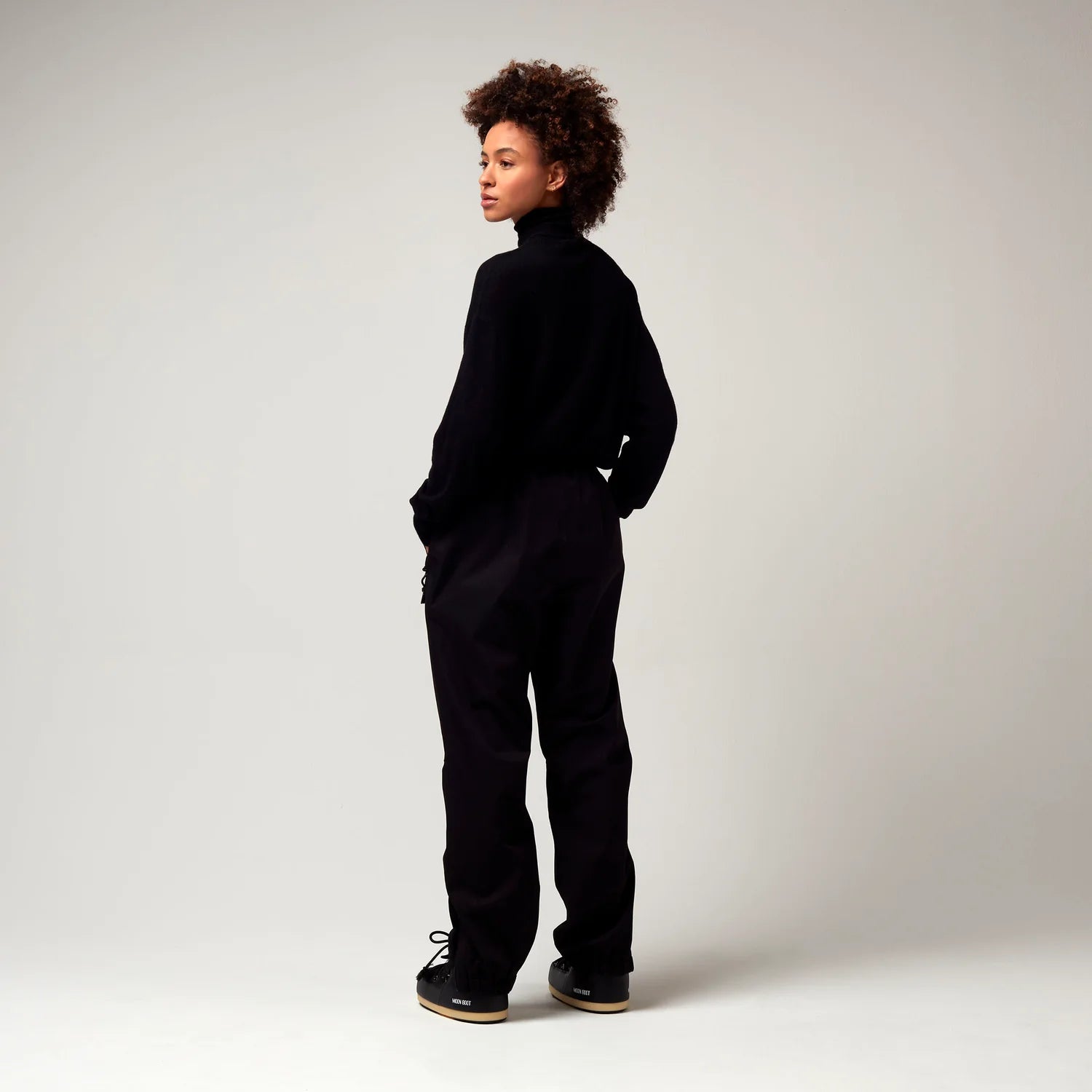 Neve –  Deep Black