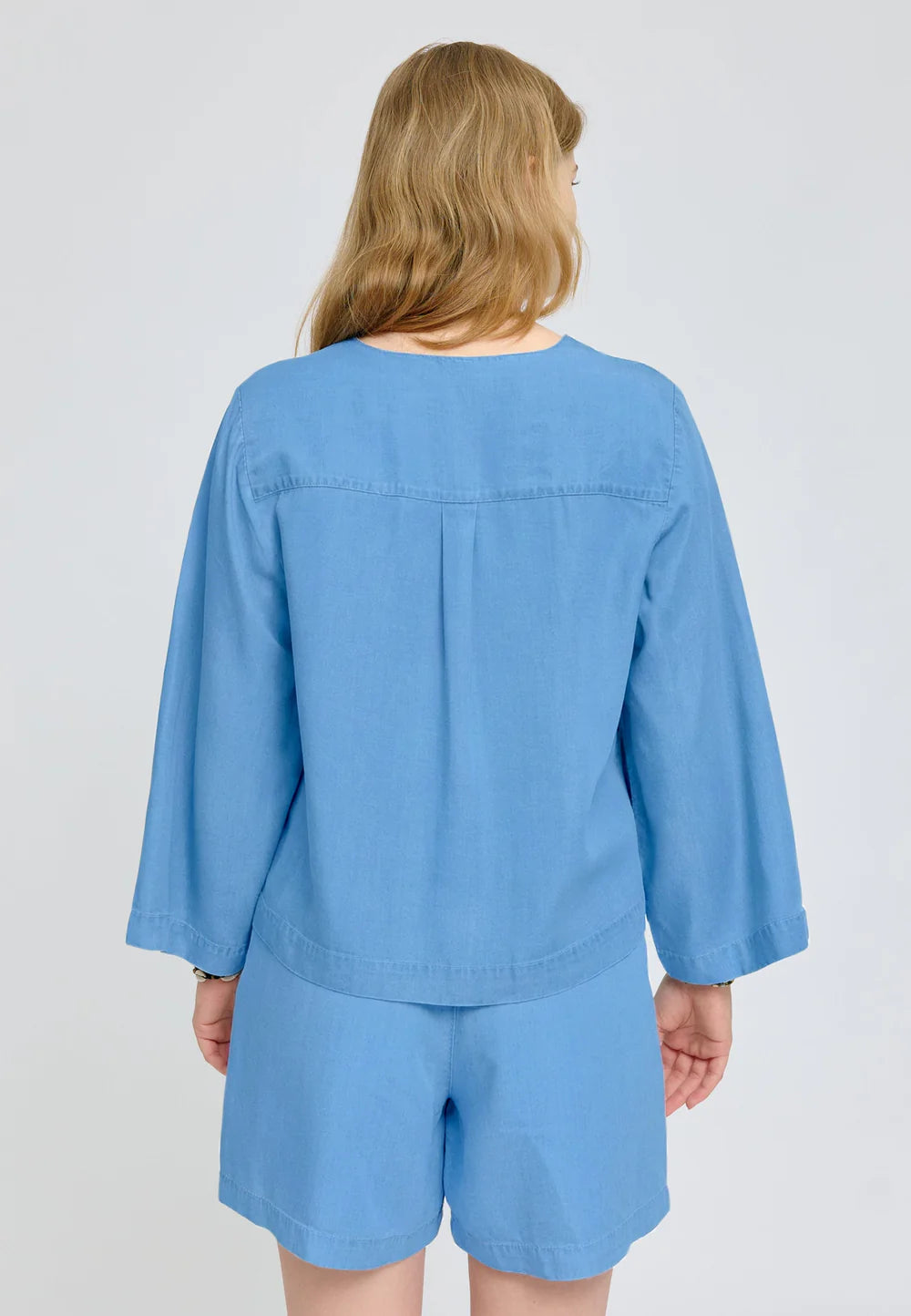 V-Neck Tencel- Blue Wash