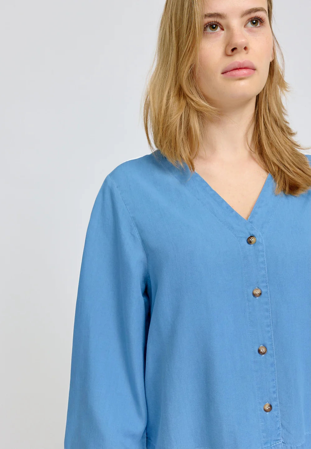 V-Neck Tencel- Blue Wash