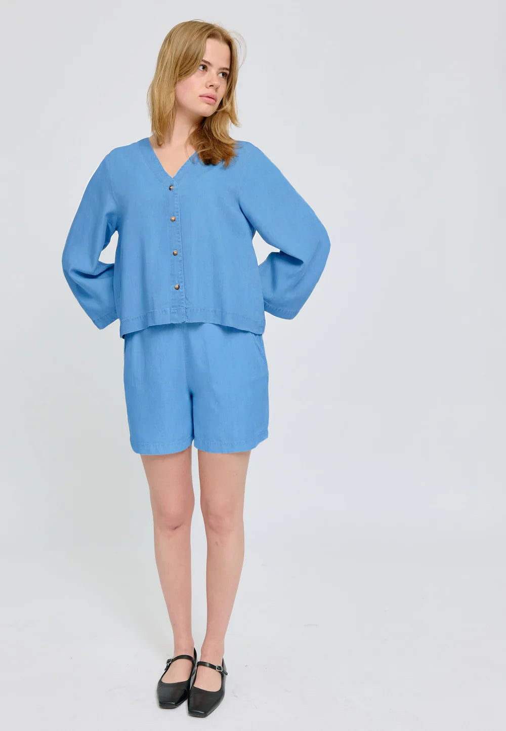 V-Neck Tencel- Blue Wash