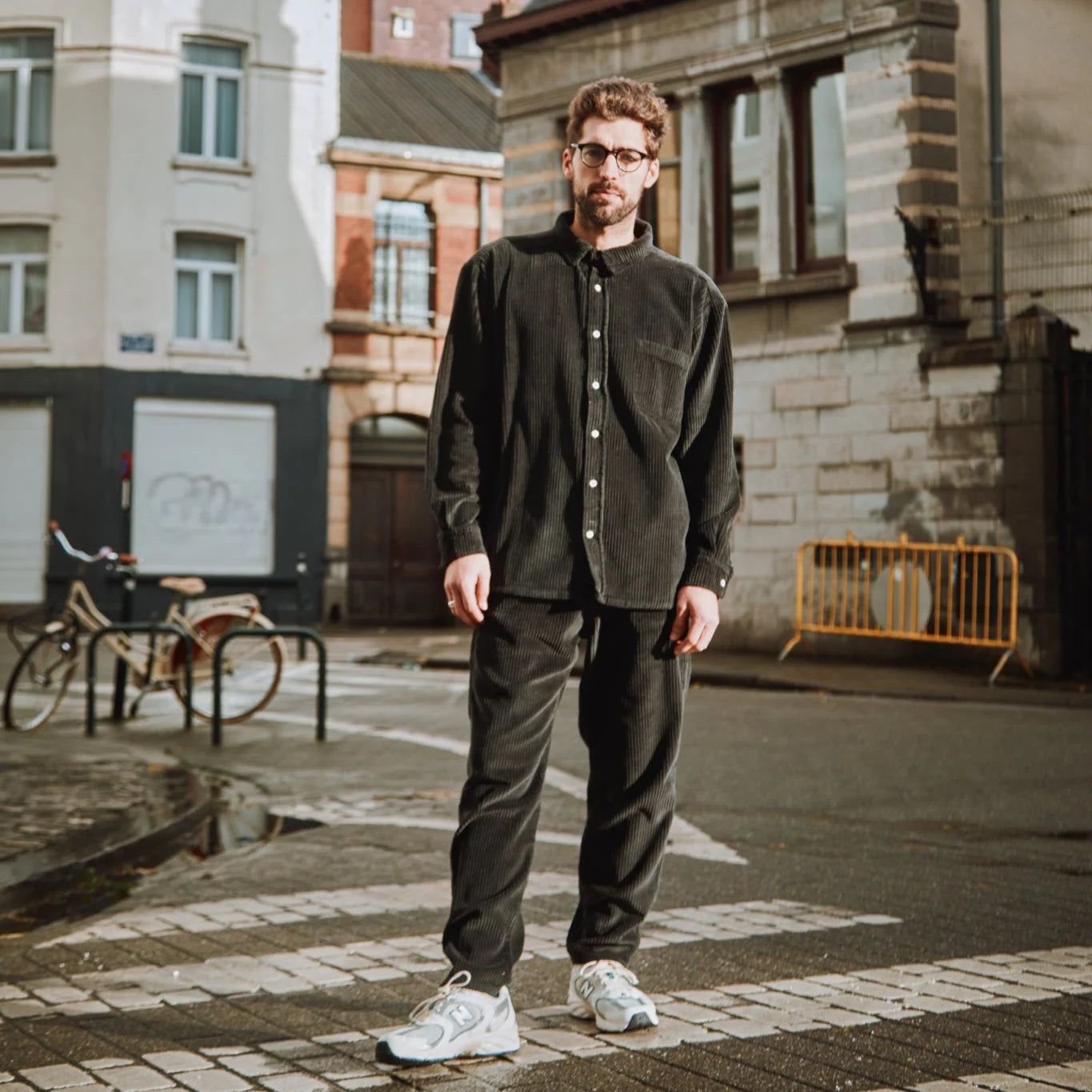 Coquelicot Cord Hosen-Black