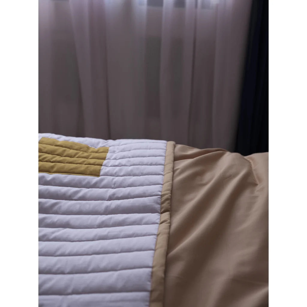 Quilted Blanket - Graphic - Caramel